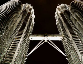 Petronas Twin Towers – Experience the Height of Kuala Lumpur Malaysia